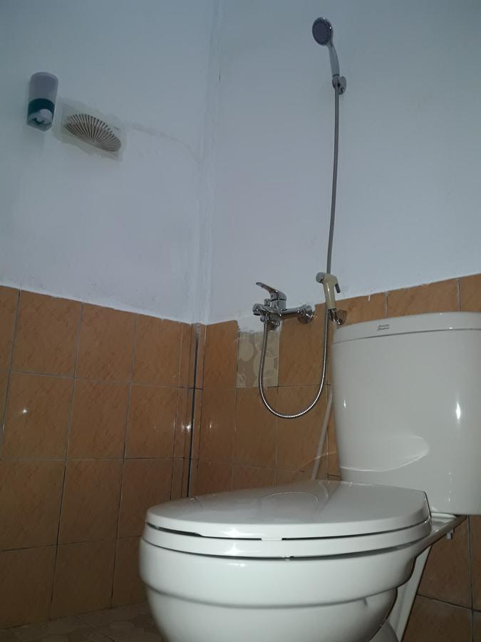 The Teuz B&B Labuan Bajo Buitenkant foto