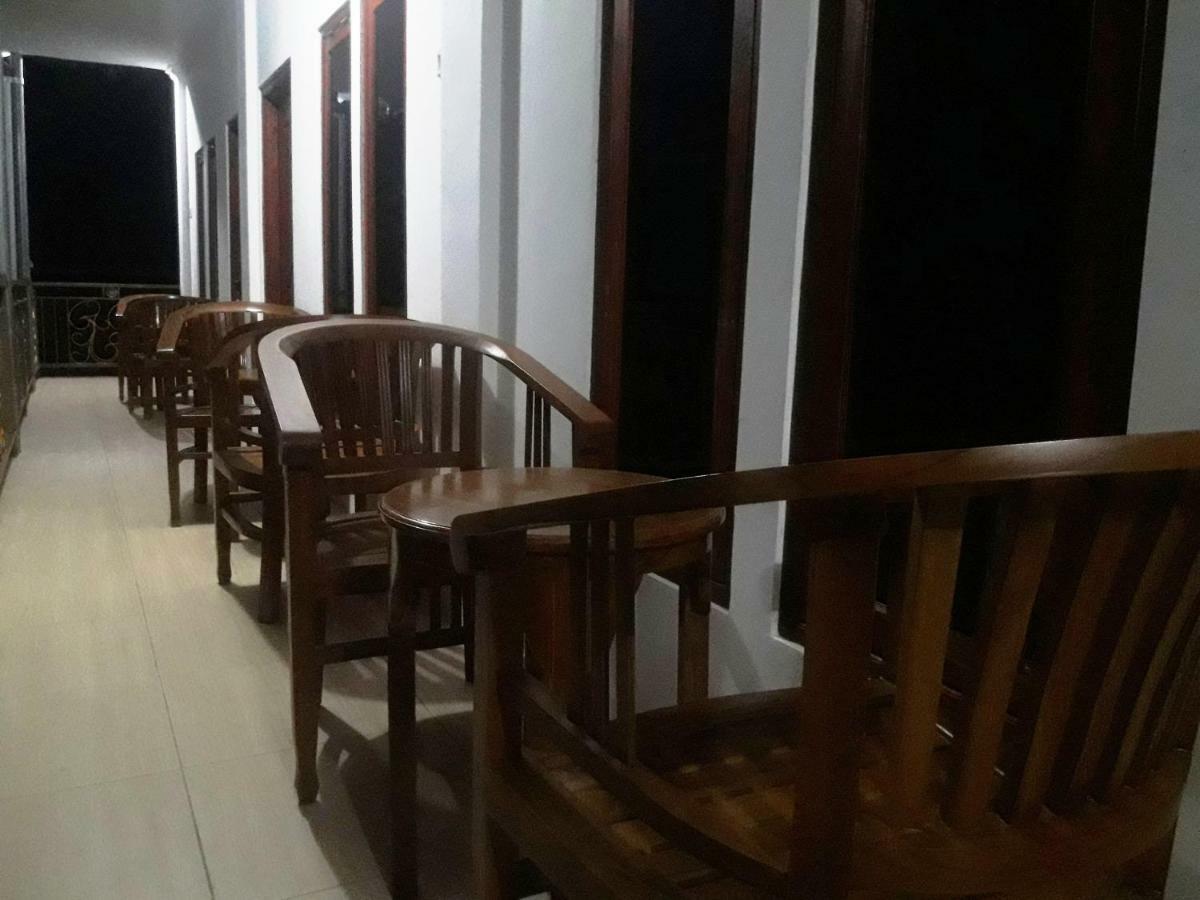 The Teuz B&B Labuan Bajo Buitenkant foto