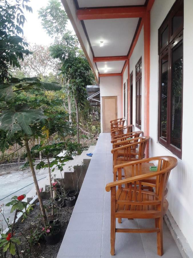 The Teuz B&B Labuan Bajo Buitenkant foto
