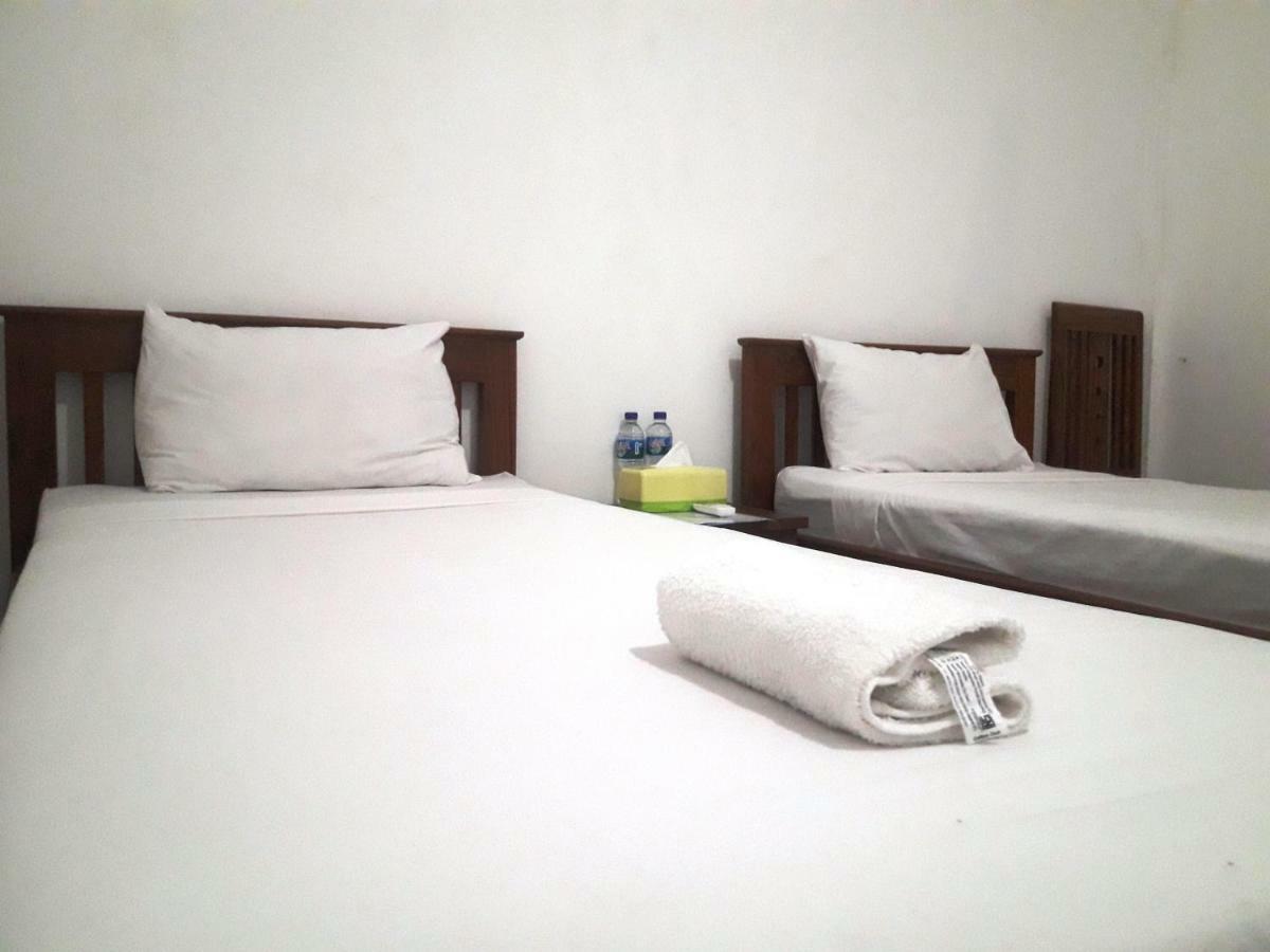 The Teuz B&B Labuan Bajo Buitenkant foto