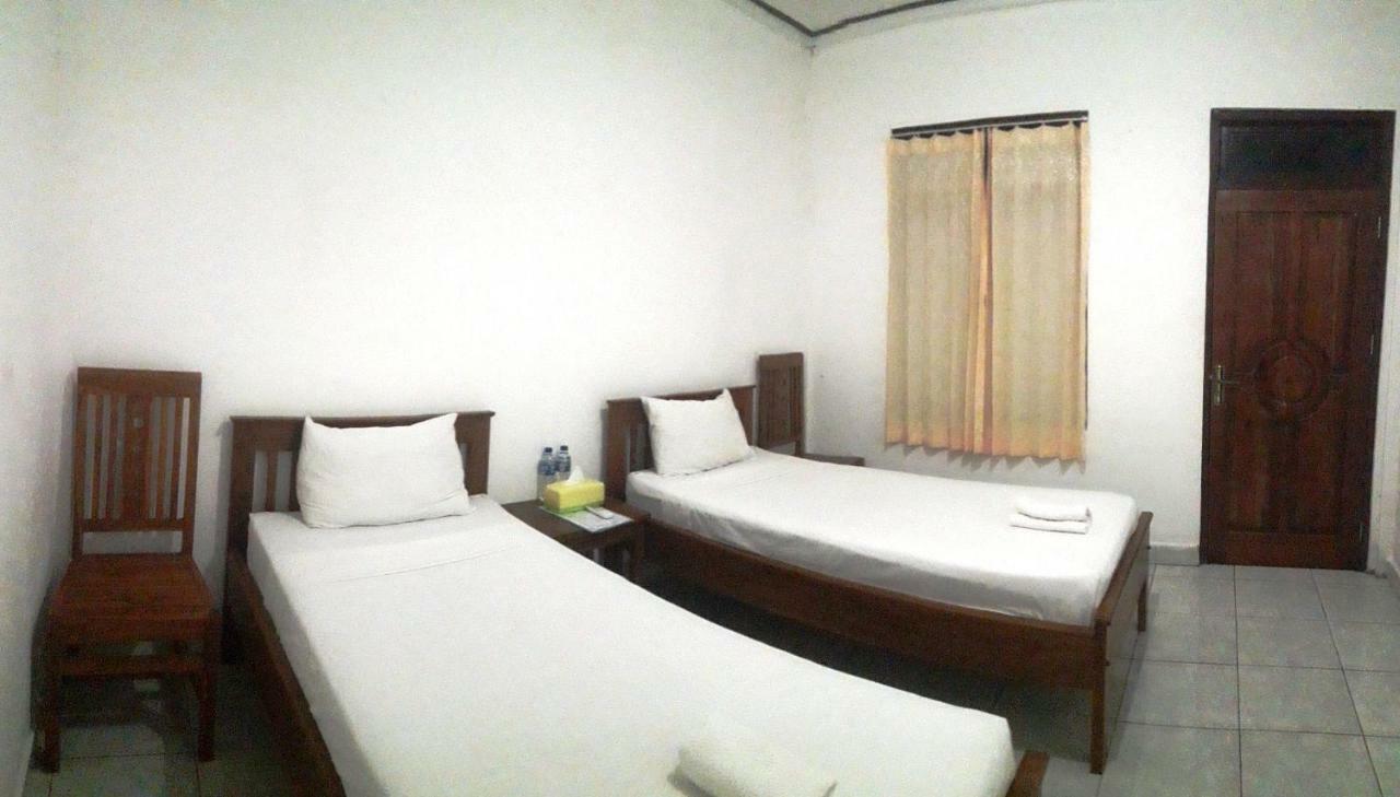 The Teuz B&B Labuan Bajo Buitenkant foto