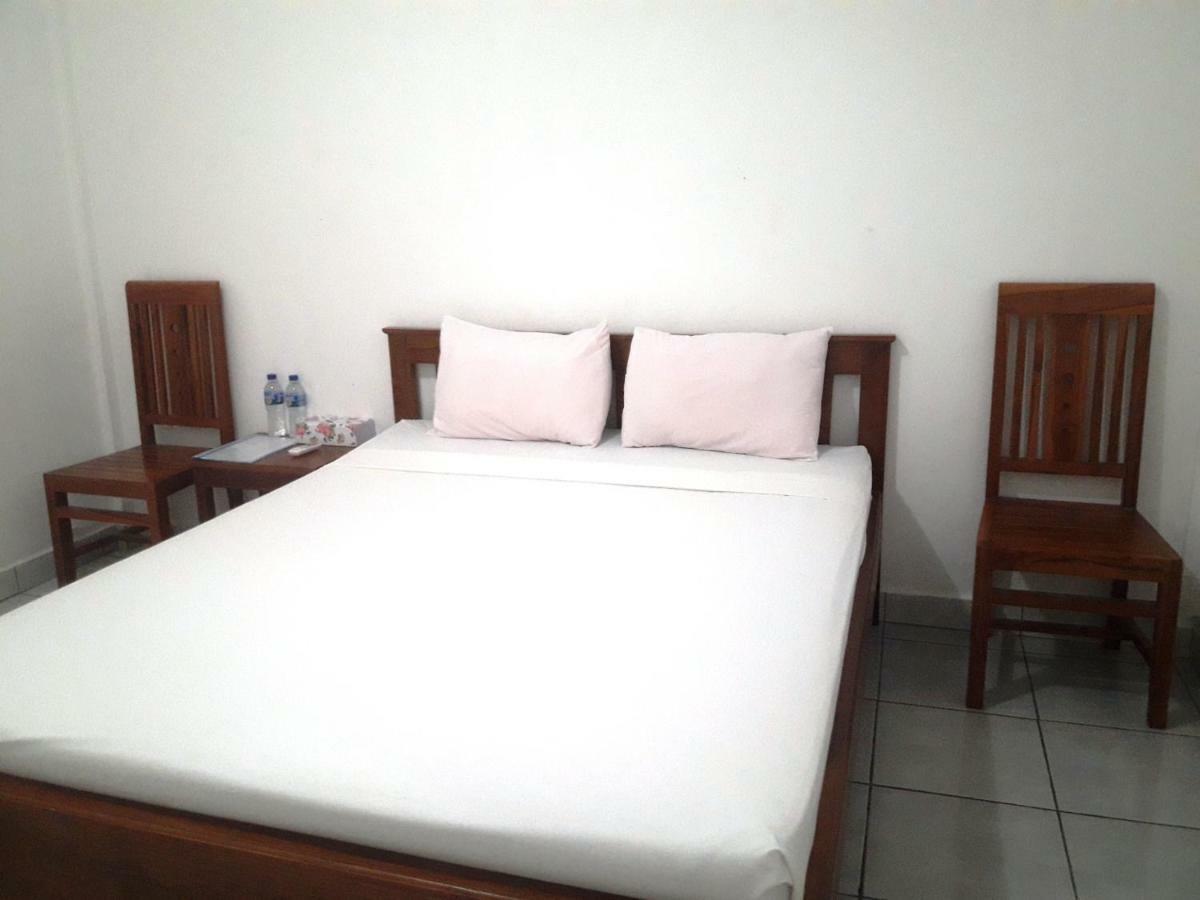 The Teuz B&B Labuan Bajo Buitenkant foto